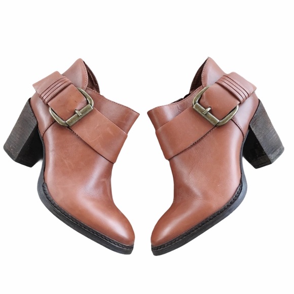 Steve by Steve Madden Brown Block Booties - Picture 1 of 6